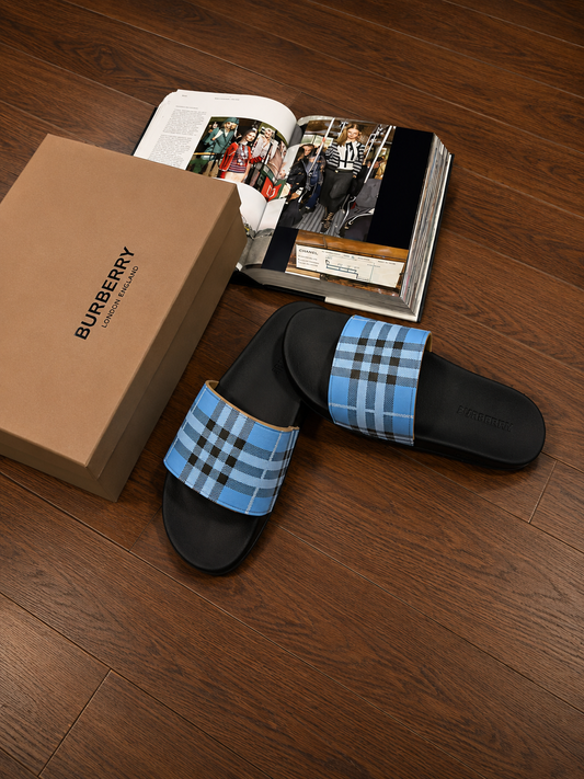 BURBERRY SLIDERS - LIGHT BLUE