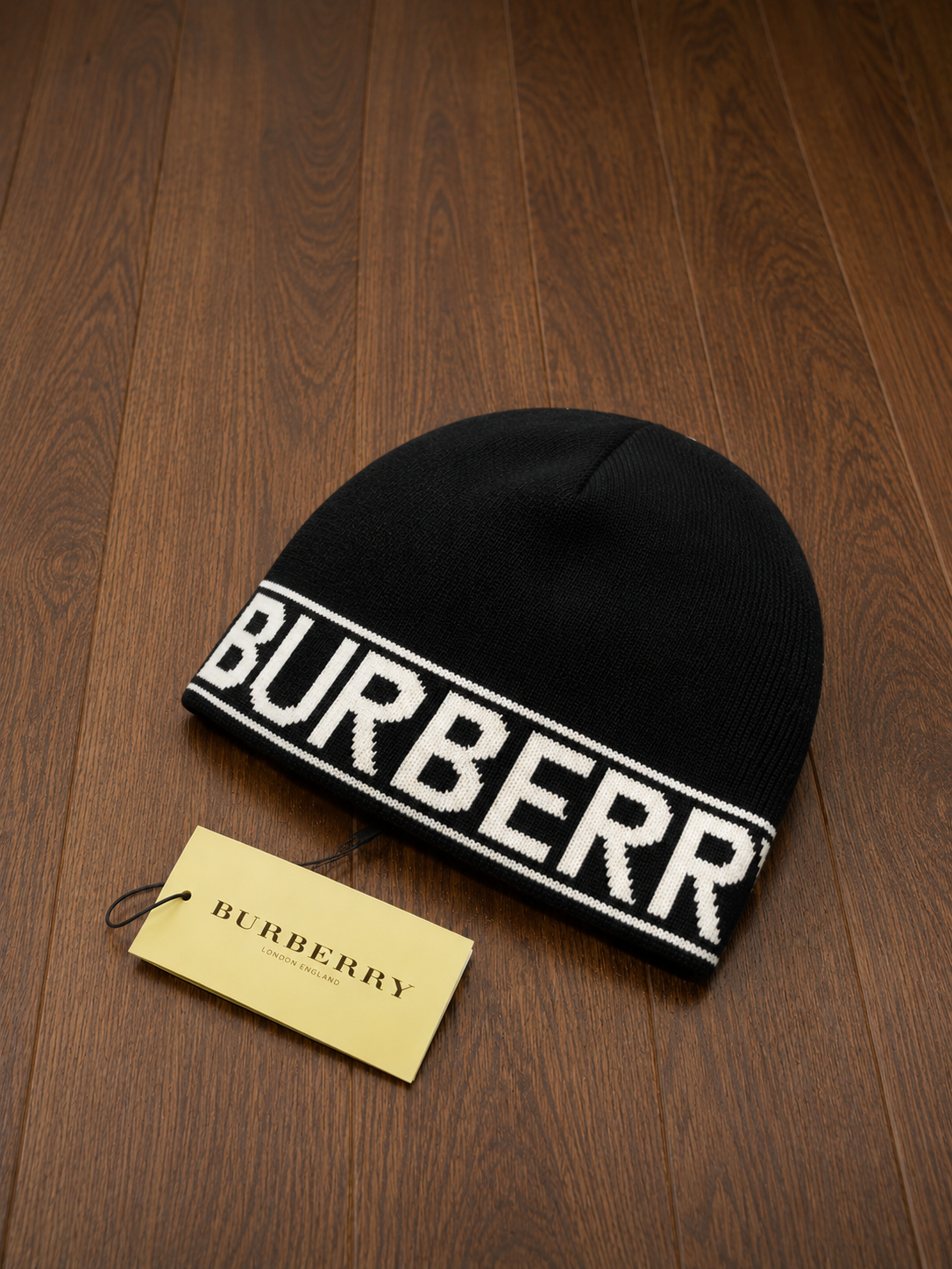 BURBERRY BEANIE - BLACK